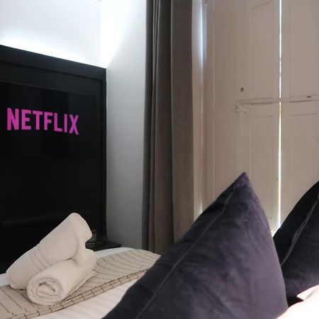 Sun Street Aparthotel ランカスター エクステリア 写真