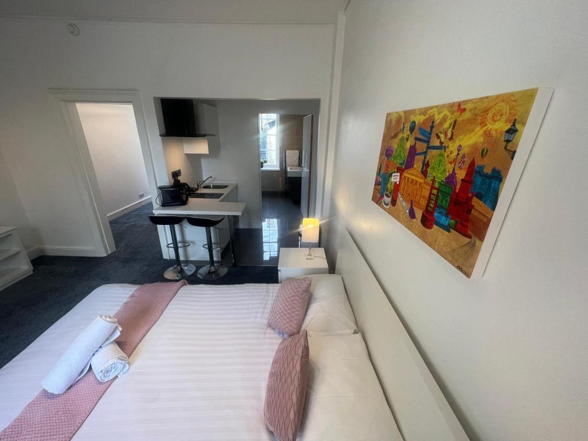 Sun Street Aparthotel ランカスター エクステリア 写真