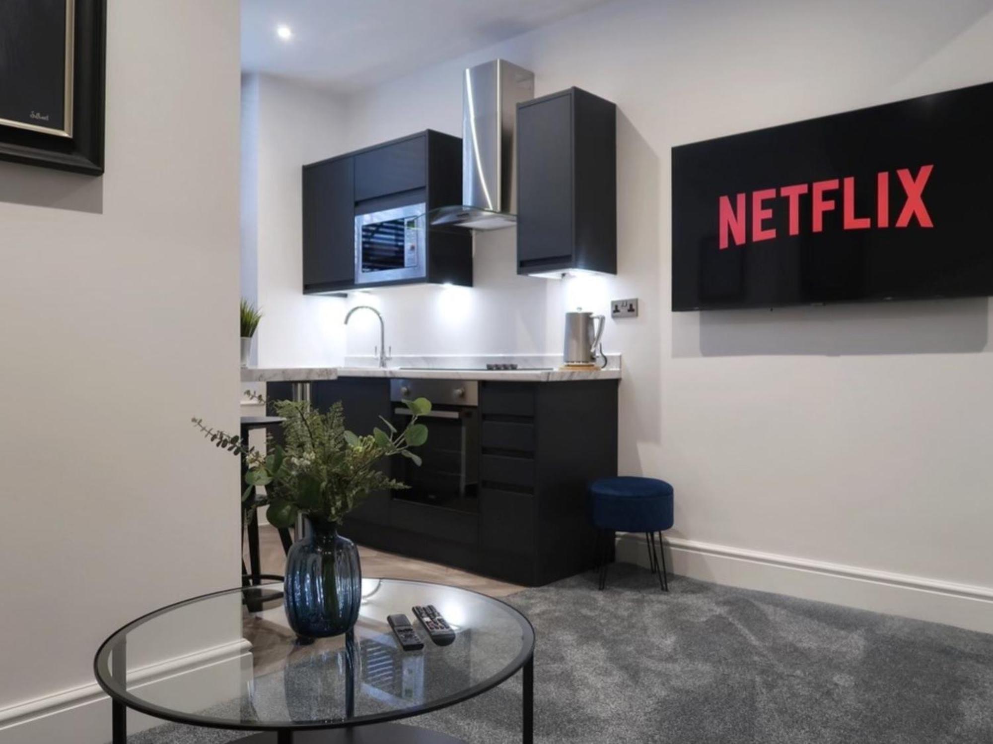 Sun Street Aparthotel ランカスター エクステリア 写真